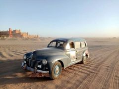 PEUGEOT 203 Familiale de 1955 en location pour mariage dans la Loire-Atlantique