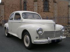 Louer une PEUGEOT 203 de 1950 (Photo 0)