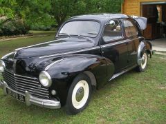 Louer une PEUGEOT 203 de 1951 (Photo 1)