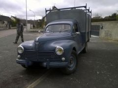 Louer une PEUGEOT 203 de de 1954 (Photo 2)