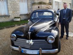 Louer une PEUGEOT 203 de de 1955 (Photo 2)