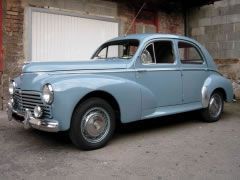 Louer une PEUGEOT 203 de 1956 (Photo 0)