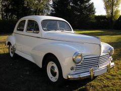 Louer une PEUGEOT 203 de 1957 (Photo 0)