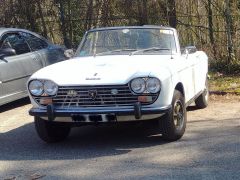 Louer une PEUGEOT 204  de de 1970 (Photo 1)