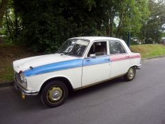 Louer une PEUGEOT 204  de de 1974 (Photo 1)