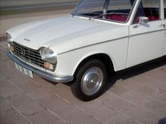 Louer une PEUGEOT 204 de de 1966 (Photo 2)