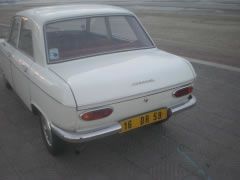 Louer une PEUGEOT 204 de de 1966 (Photo 3)