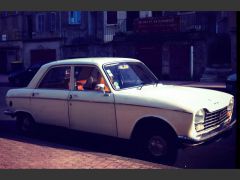 Louer une PEUGEOT 204 de 1972 (Photo 1)