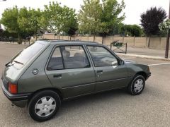 Louer une PEUGEOT 205 Automatic de de 1986 (Photo 3)