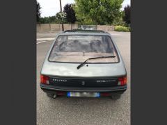 Louer une PEUGEOT 205 Automatic de de 1986 (Photo 4)