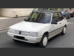 Louer une PEUGEOT 205 CJ de de 1990 (Photo 2)