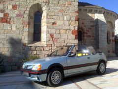 Louer une PEUGEOT 205 CTI de de 1986 (Photo 2)