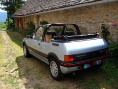 Louer une PEUGEOT 205 CTI de de 1986 (Photo 4)