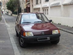 Louer une PEUGEOT 205 GL de de 1983 (Photo 2)