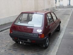 Louer une PEUGEOT 205 GL de de 1983 (Photo 4)