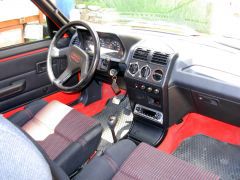 Louer une PEUGEOT 205 GTI 1.6 de de 1990 (Photo 3)