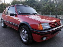 Louer une PEUGEOT 205 GTI 1.9 i 130 CV de de 1988 (Photo 1)