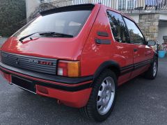 Louer une PEUGEOT 205 GTI 1.9 i 130 CV de de 1988 (Photo 2)