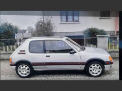 Louer une PEUGEOT 205 GTI 1.9 de de 1987 (Photo 2)