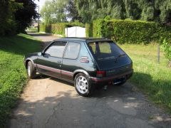 Louer une PEUGEOT 205 GTI 1.9 de de 1991 (Photo 3)