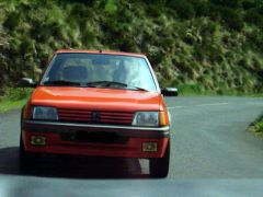 Louer une PEUGEOT 205 GTI de de 1987 (Photo 2)