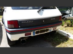 Louer une PEUGEOT 205 GTI de de 1988 (Photo 3)