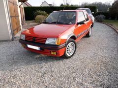 Louer une PEUGEOT 205 GTI de 1996 (Photo 0)