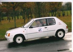 Louer une PEUGEOT 205 Rallye de de 1989 (Photo 3)