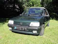 Louer une PEUGEOT 205 Roland Garros de 1991 (Photo 2)