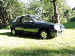 Louer une PEUGEOT 205 Roland Garros de de 1991 (Photo 2)