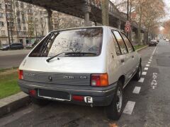 Louer une PEUGEOT 205 SR de de 1986 (Photo 2)