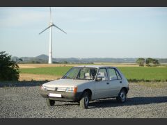 PEUGEOT 205 (Photo 1)