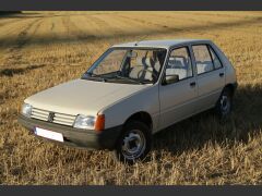 PEUGEOT 205 (Photo 3)