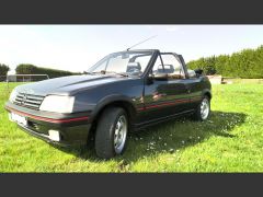 Louer une PEUGEOT 205 de 1994 (Photo 2)