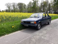 Louer une PEUGEOT 305 GR de 1978 (Photo 1)