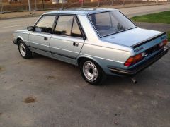 Louer une PEUGEOT 305 GT de de 1983 (Photo 4)