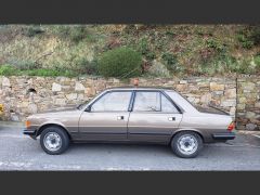 Louer une PEUGEOT 305 GT de de 1985 (Photo 3)