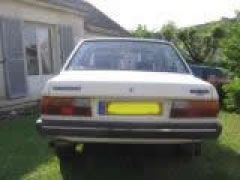 PEUGEOT 305 (Photo 2)