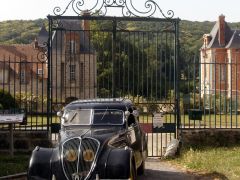 Louer une PEUGEOT 402 LT de de 1936 (Photo 3)