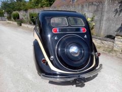 Louer une PEUGEOT 402 LT de de 1937 (Photo 3)