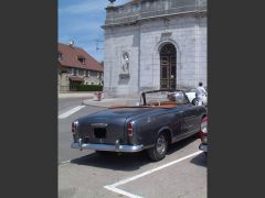 Louer une PEUGEOT 403 Cabriolet de de 1960 (Photo 3)