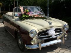 Louer une PEUGEOT 403 de 1959 (Photo 0)