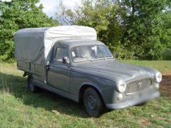 Louer une PEUGEOT 403 de de 1967 (Photo 1)