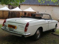 Louer une PEUGEOT 404 C de de 1962 (Photo 4)