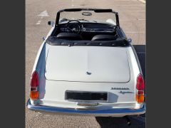 Louer une Peugeot 404 C de de 1966 (Photo 3)