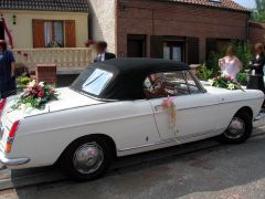 Louer une PEUGEOT 404 Cabriolet de de 1965 (Photo 4)