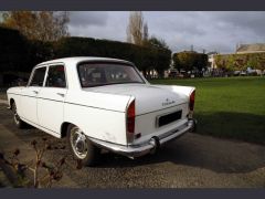 Louer une PEUGEOT 404 GT  de de 1967 (Photo 3)