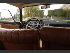 Louer une PEUGEOT 404 SL Automatique de de 1967 (Photo 4)