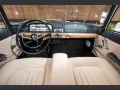 Louer une PEUGEOT 404 SL Injection de de 1966 (Photo 4)