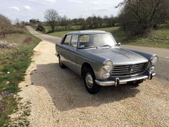 Louer une PEUGEOT 404 de 1964 (Photo 1)